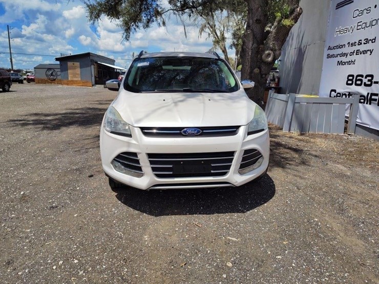 2015-ford-escape-image-2