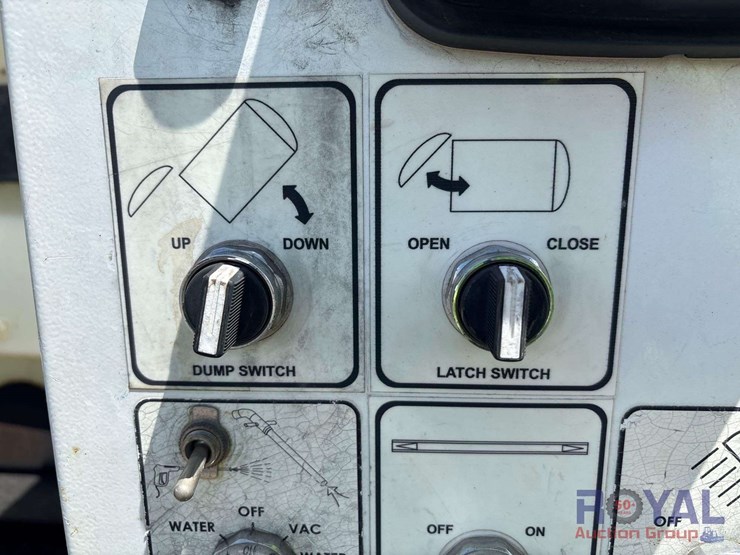2017-ford-f550-image-33