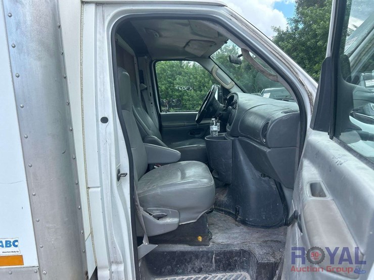 2003-ford-e350-image-29