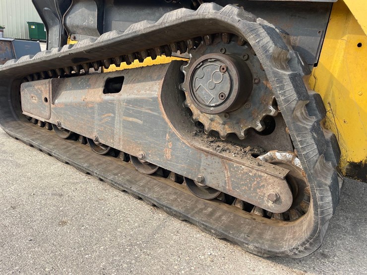 new-holland-c238-image-32