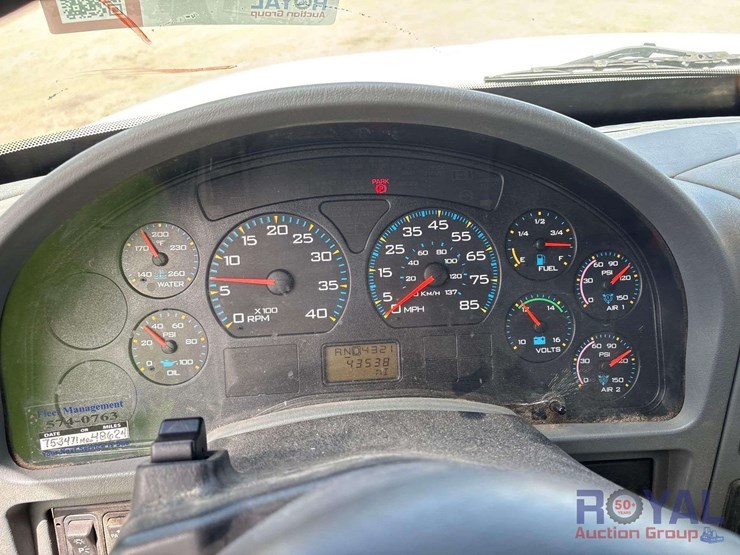 2005-international-durastar-4300-image-12