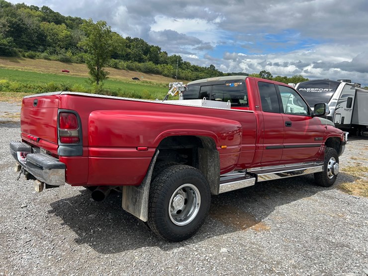 2002-dodge-ram-3500-image-4