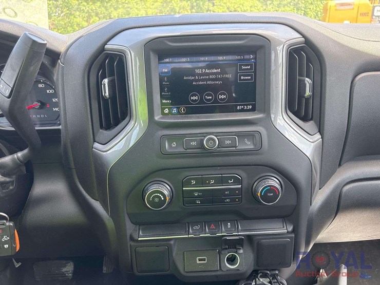 2019-chevrolet-silverado-1500-image-15