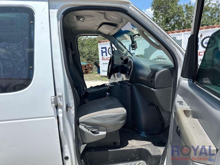 2004-ford-cargo-image-20