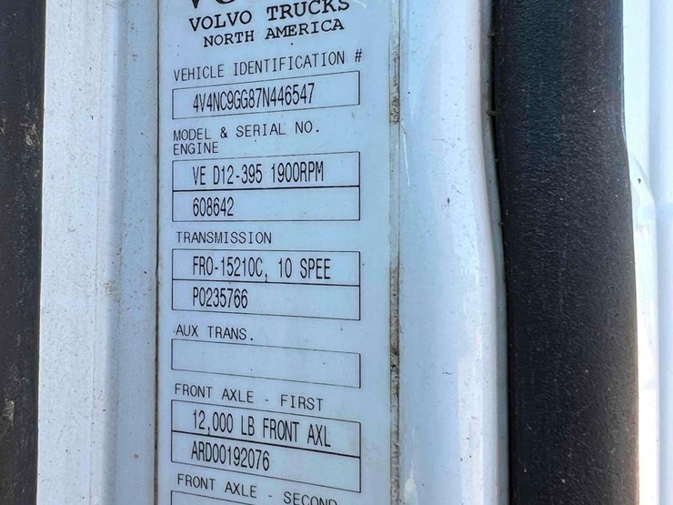 2007-volvo-vnl-truck-tractor-image-94