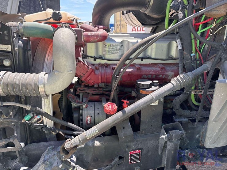 2014-mack-cxu613-t/a-day-cab-truck-tractor-image-23