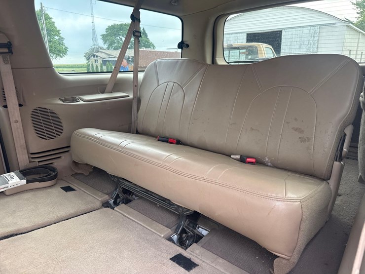 2000-ford-excursion-image-25