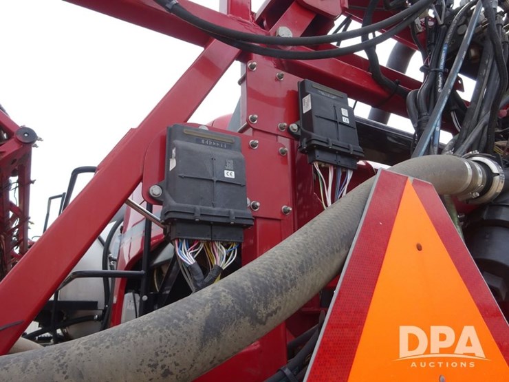 2015-case-ih-patriot-4440-image-69