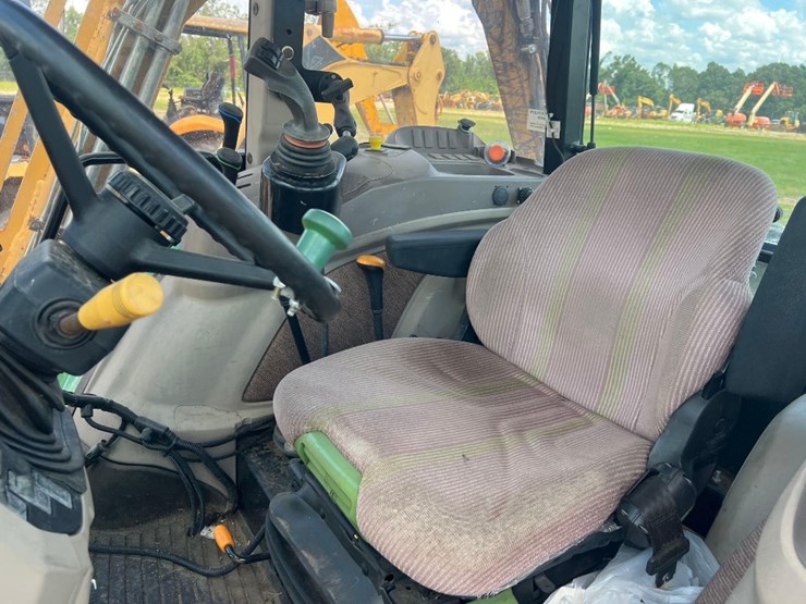 john-deere-6105d-image-27