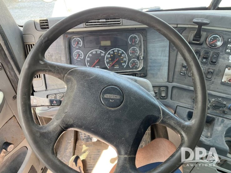 2009-freightliner-truck-(jn2397,-unit-277091)-image-52