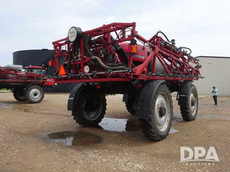 2011-case-ih-patriot-4420-image-23
