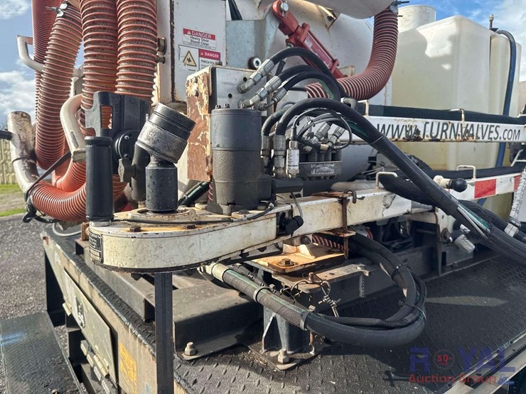 2017-ford-f550-image-29