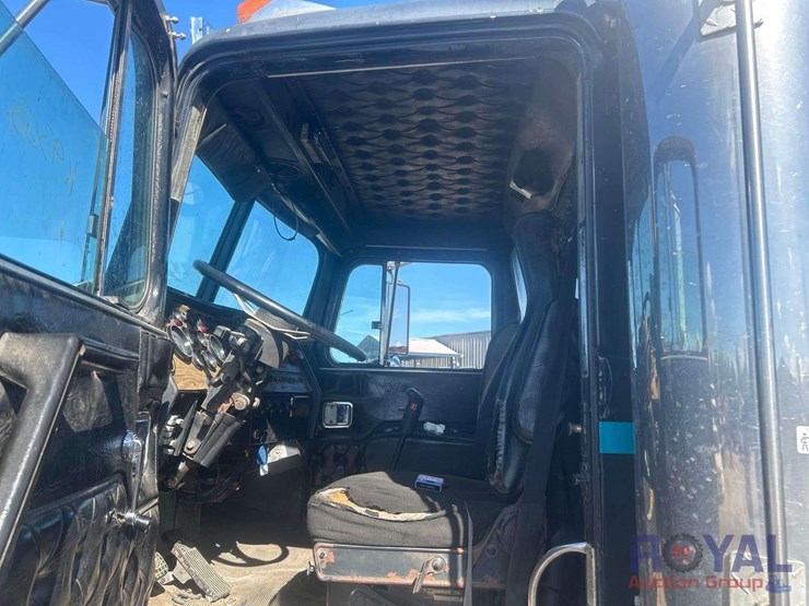 1995-western-star-4900-image-7