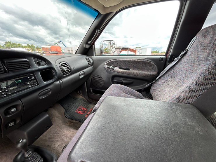 2002-dodge-ram-3500-image-9