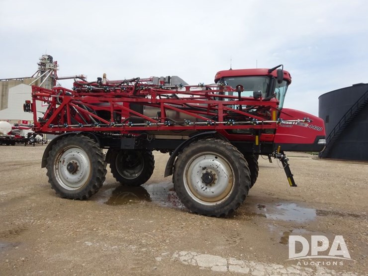 2011-case-ih-patriot-4420-image-13
