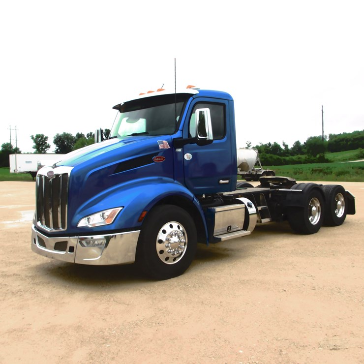 2023 PETERBILT 579