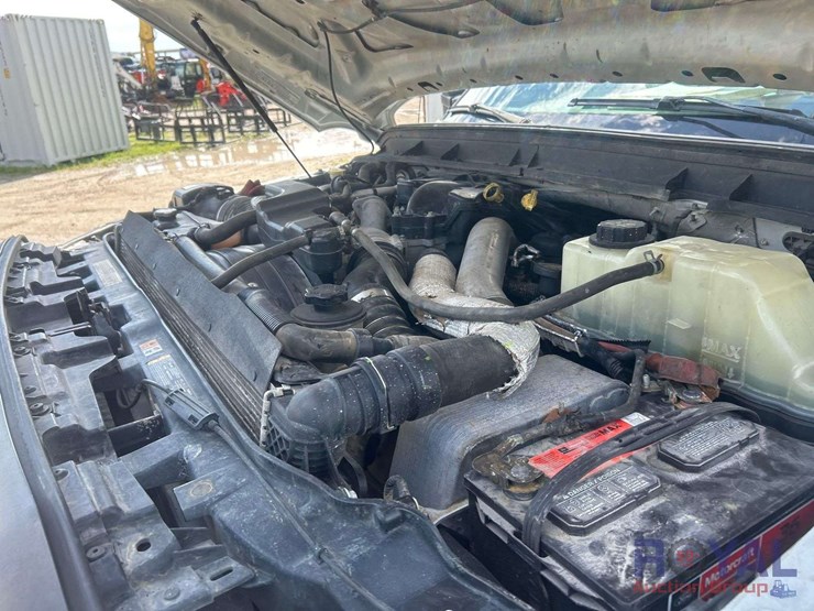 2014-ford-f550-image-16