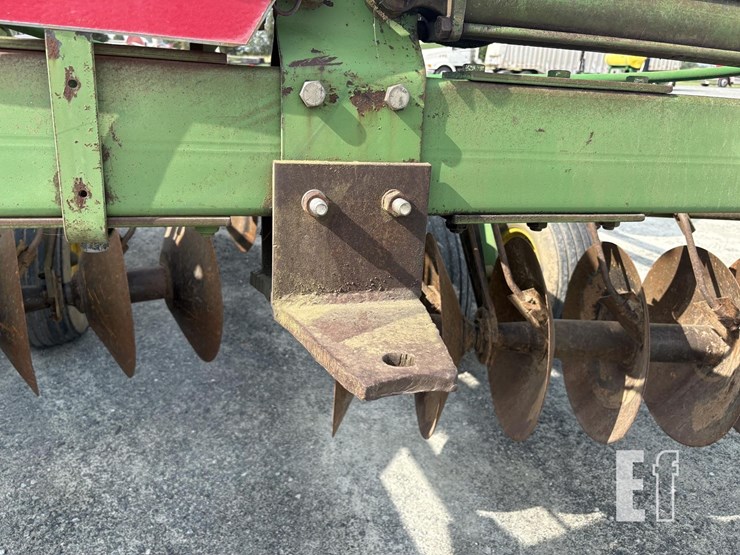 john-deere-230-image-5