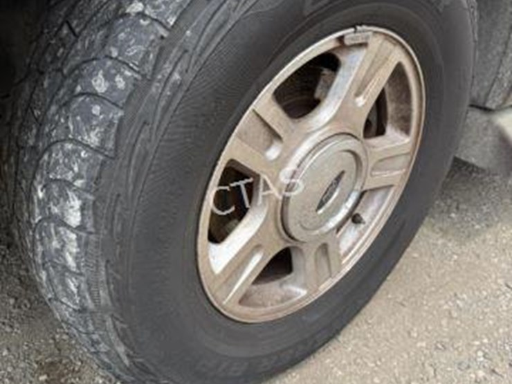 2004-ford-expedition-image-9