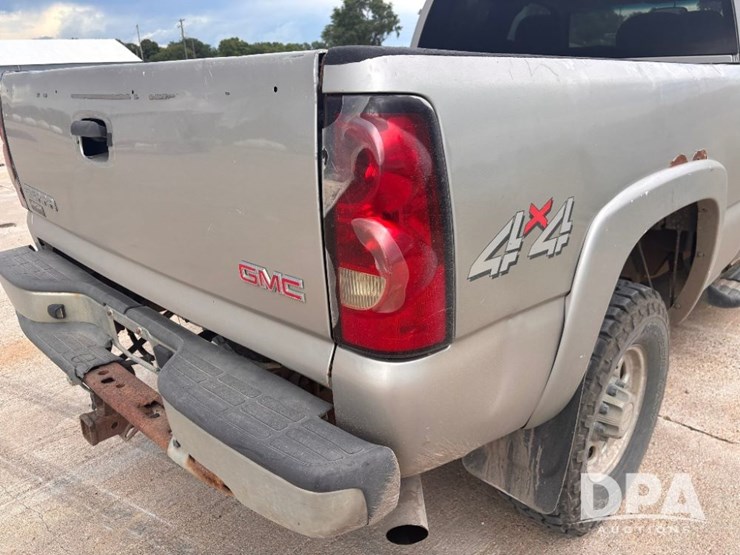 2006-chevrolet-2500hd-image-37