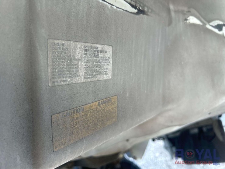 2006-isuzu-npr-image-25
