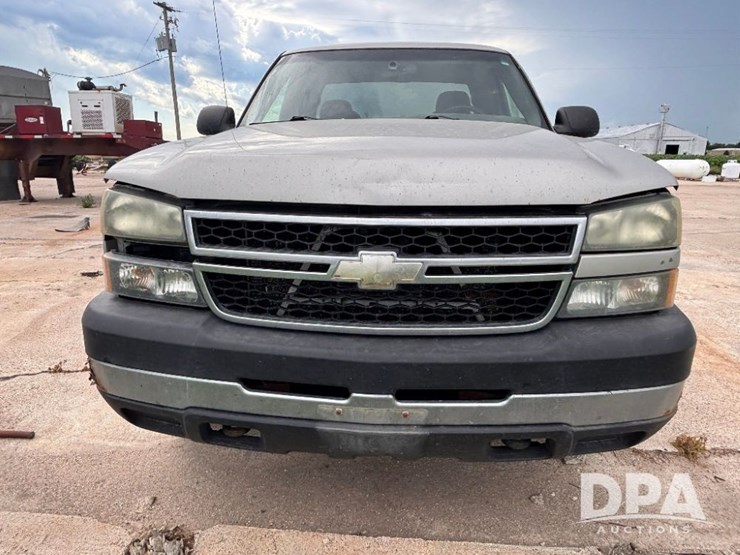 2006-chevrolet-2500hd-image-17