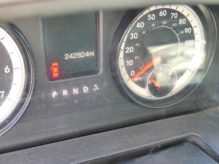 2016-dodge-ram-2500-image-15