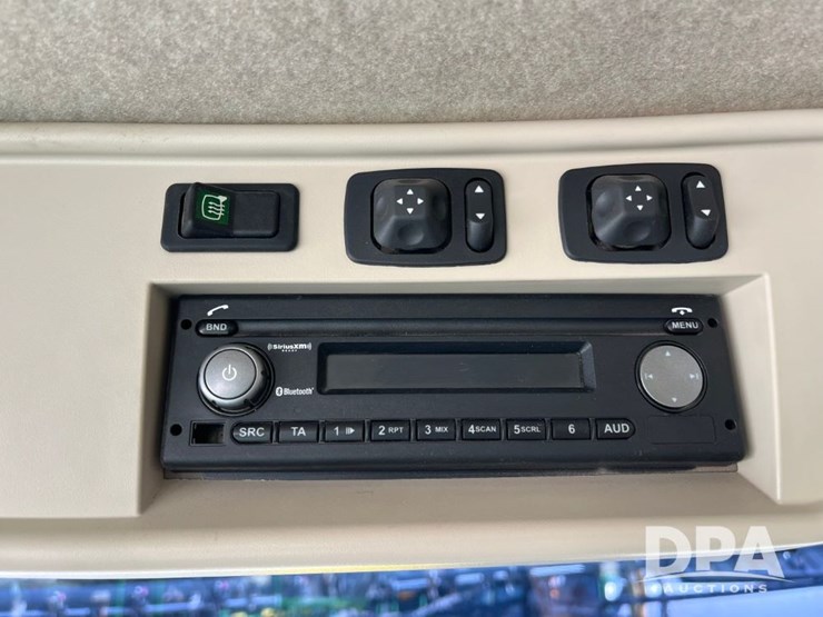 2019-john-deere-f4365-image-90