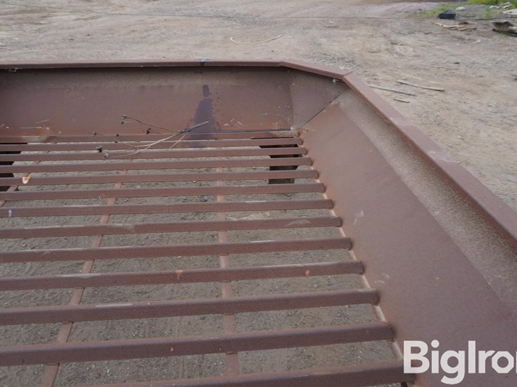 8'x8'x28"-tall-hay-feeder-image-9
