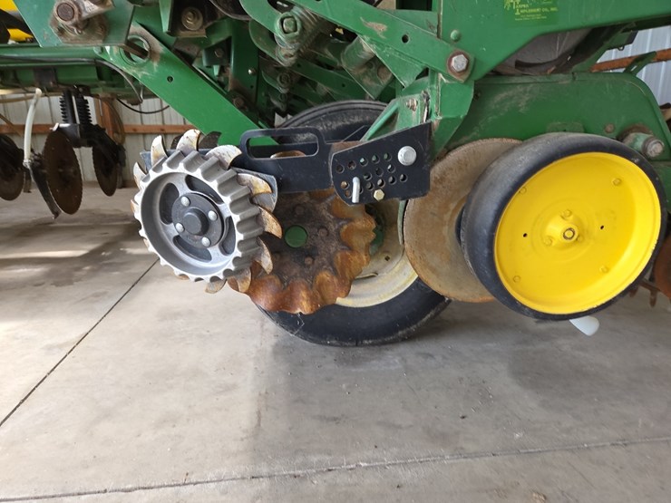 john-deere-7200-image-22