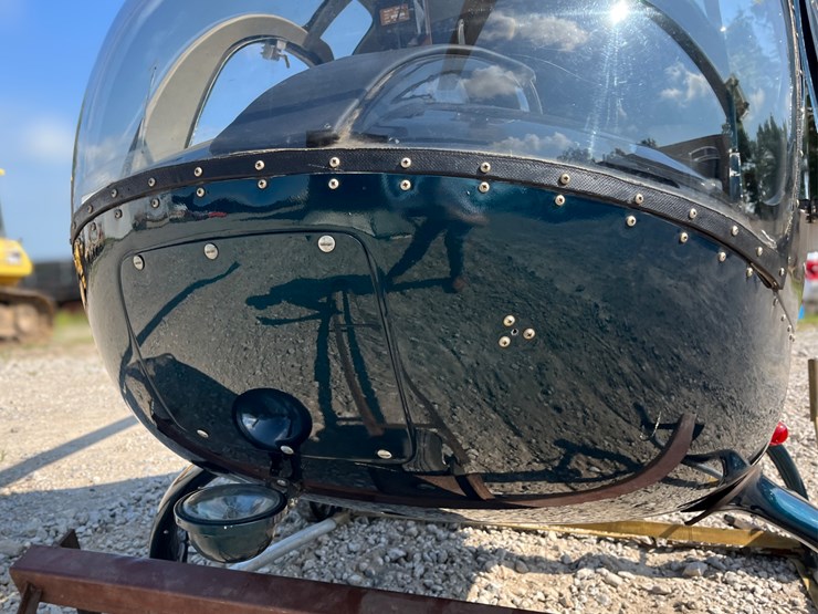 rotorway-exec-162f-helicopter-with-custom-enclosed-trailer-image-8