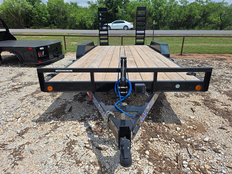 new-2022-load-trail-ch-83in-x-18ft-equipment-trailer-image-3