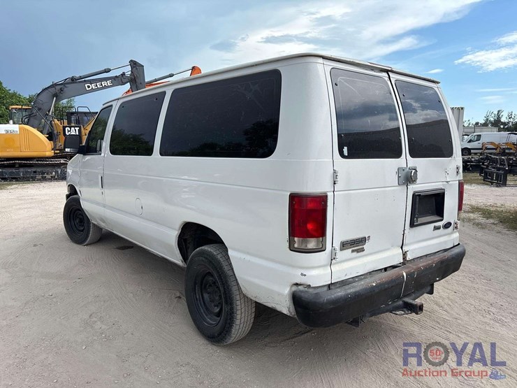 2009-ford-e350-image-4