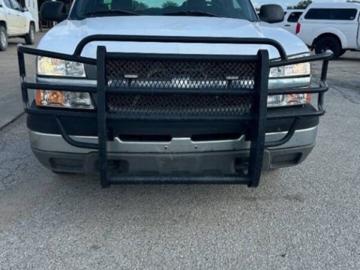 2004-chevrolet-1500-image-3