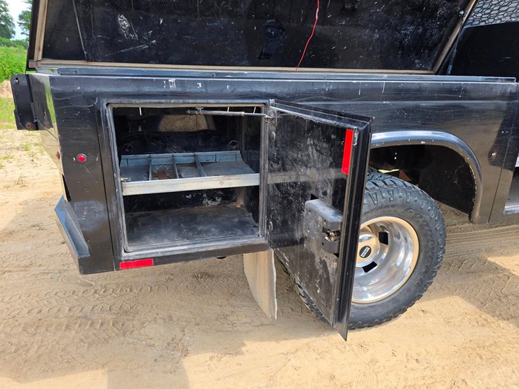 2018-utility-flatbed-image-15