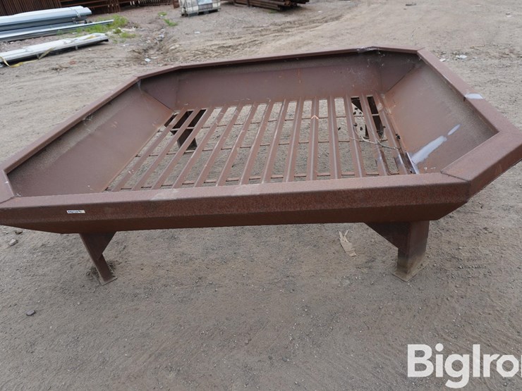 8'x8'x28"-tall-hay-feeder-image-8