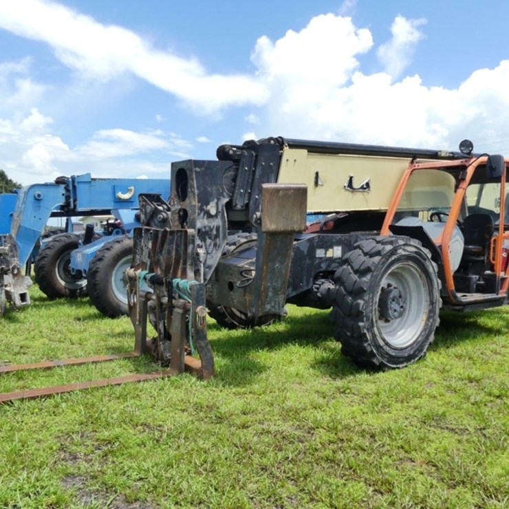 JLG 1055
