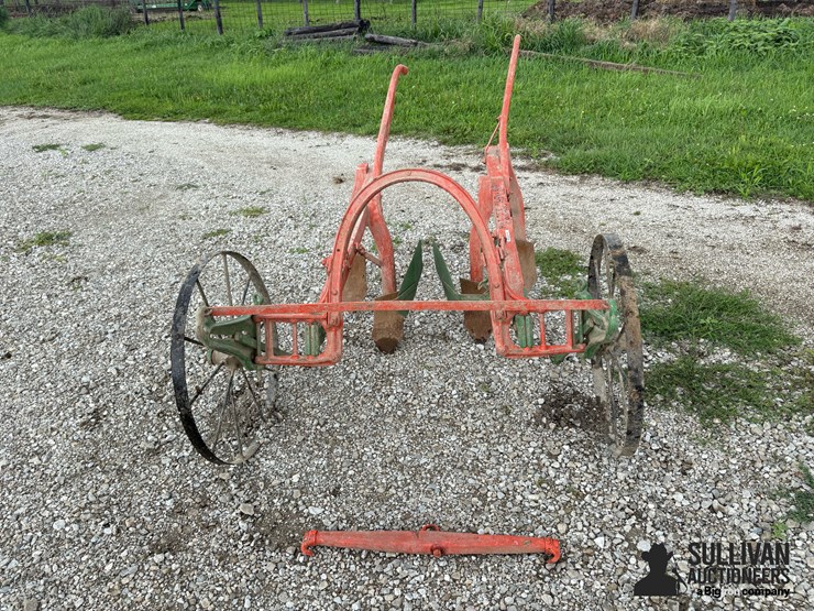 pattee-plow-co-one-row-cultivator-image-2