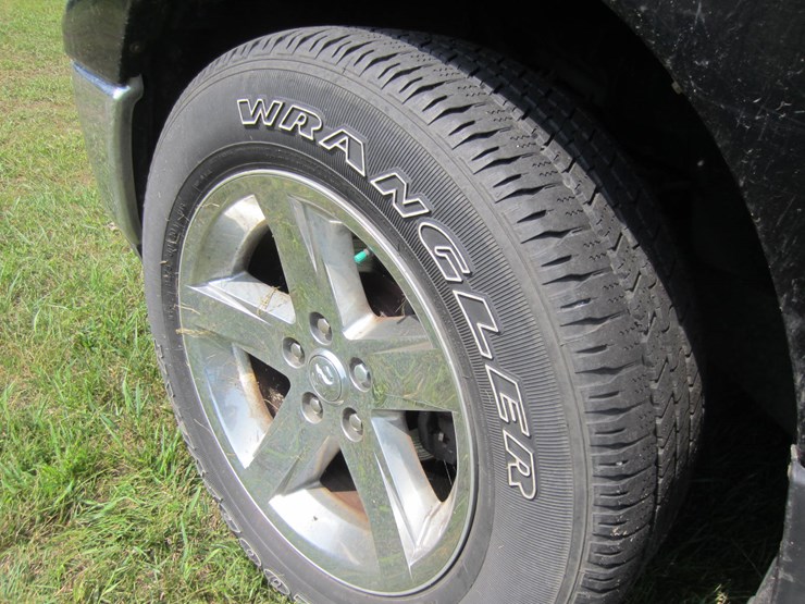 2011-dodge-ram-1500-image-11