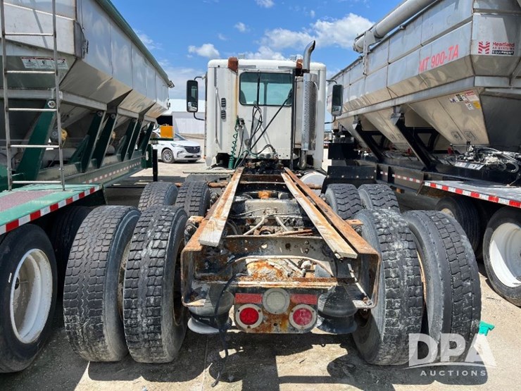2005-freightliner-truck-(jn2399,-unit-277052)-image-9