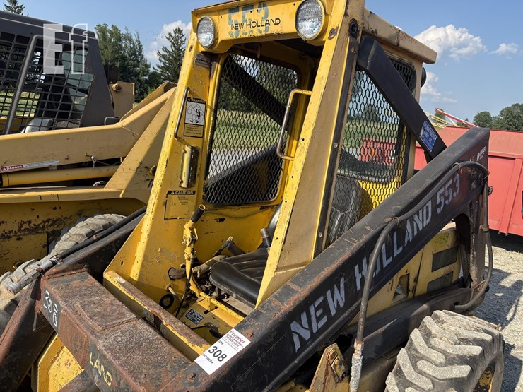 new-holland-l553-image-3
