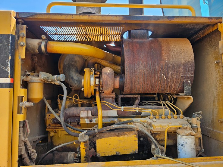 2002-caterpillar-12h-image-39