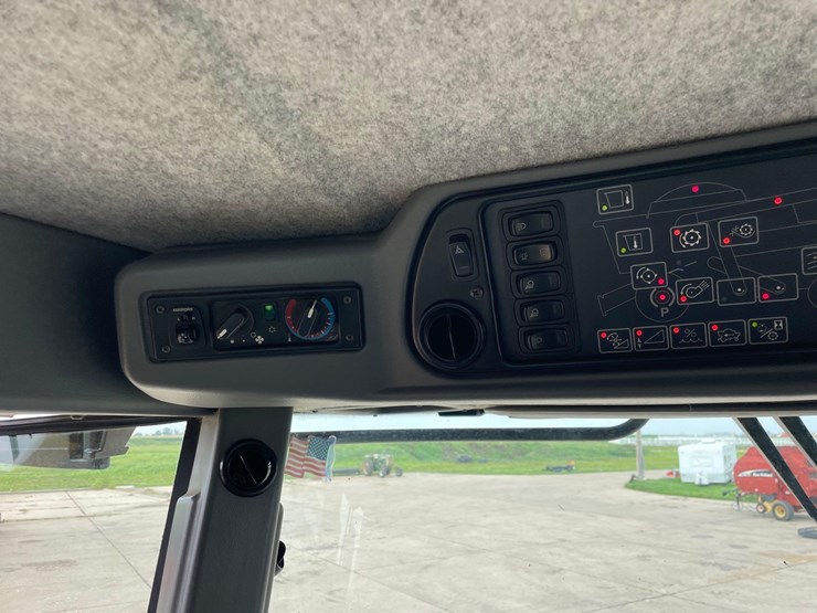 2004-challenger-670-image-112