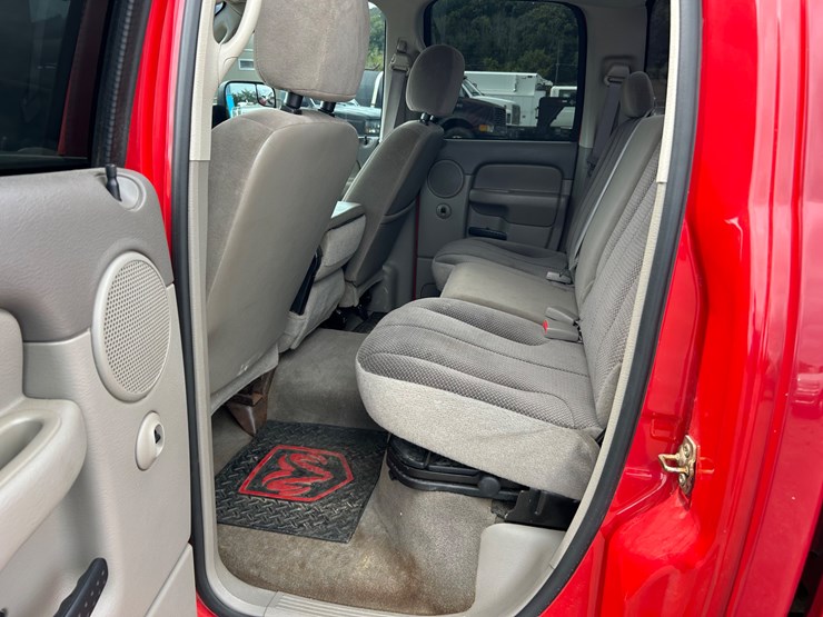 2004-dodge-ram-3500-image-9