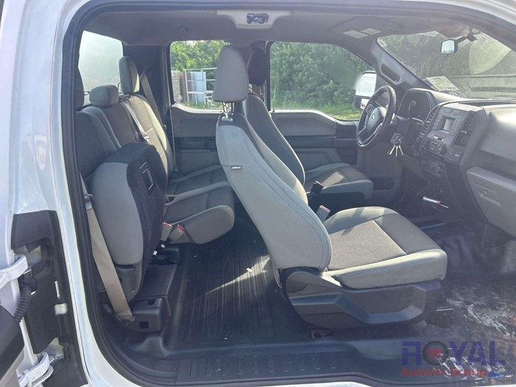 2017-ford-f150-image-28
