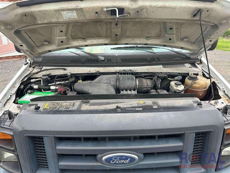 2013-ford-e350-image-7