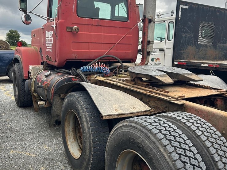 1991-mack-superliner-rw753-image-8