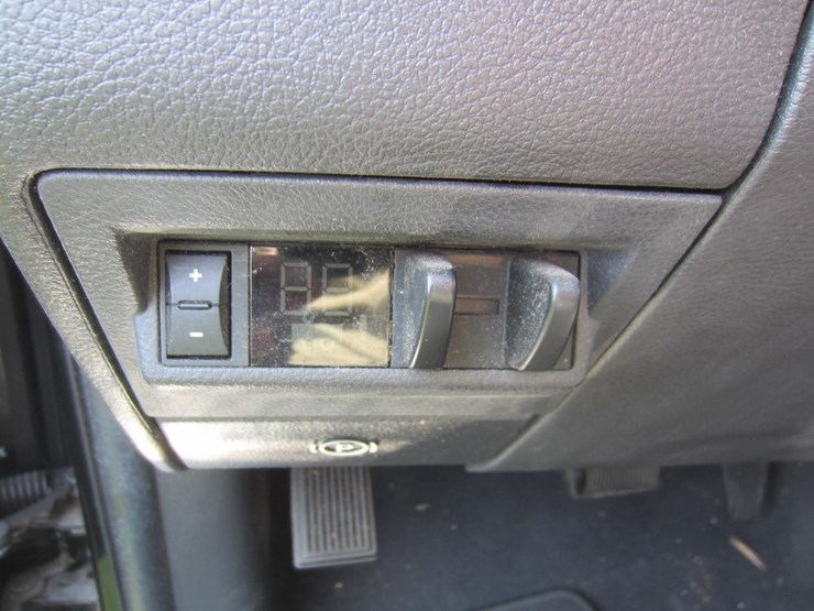 2011-dodge-ram-1500-image-29