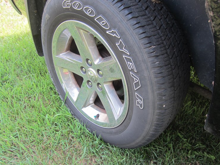 2011-dodge-ram-1500-image-14