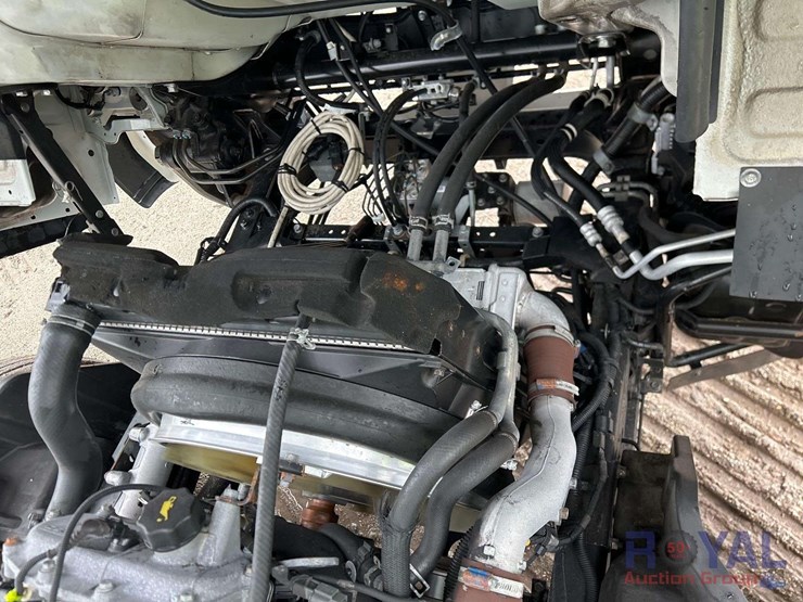 2013-mitsubishi-fuso-fec92s-image-12